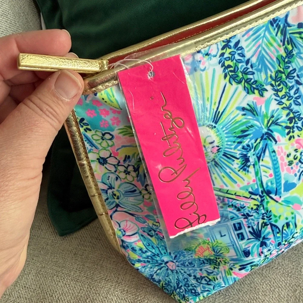 Lilly Pulitzer Lilly’s House Oasis Pouch NWT - Picture 2 of 7